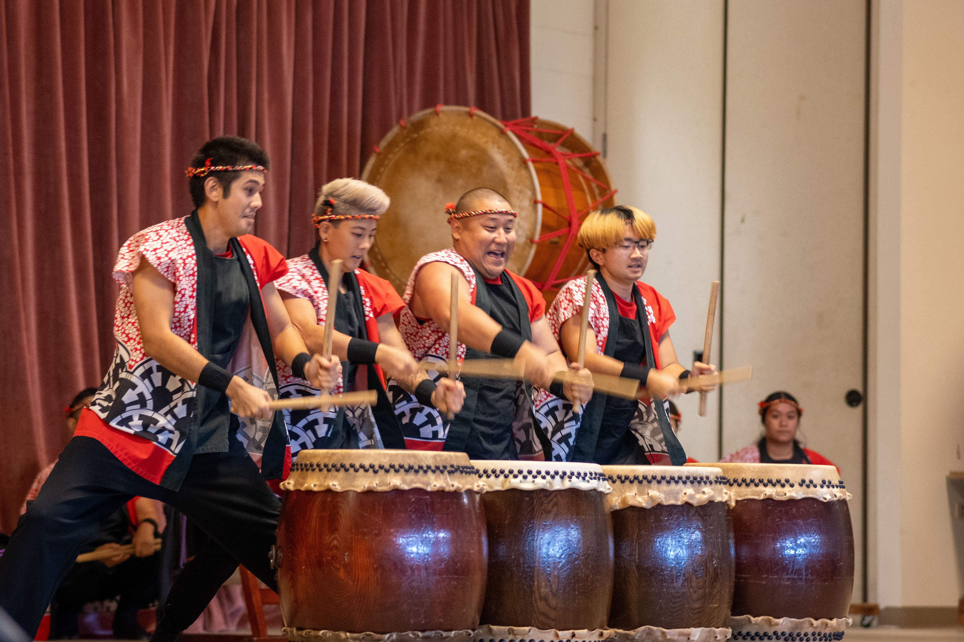 Taishoji Taiko members performing live